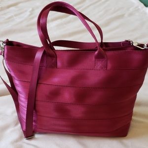 Harvey's Medium Streamline Tote